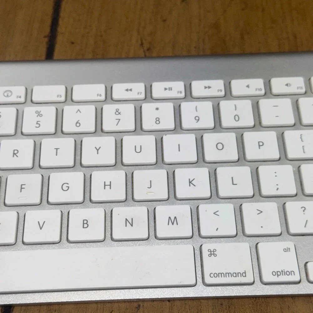 Apple‎ Wireless Keyboard Silver White Bluetooth Model A1314 Mac iPad parts